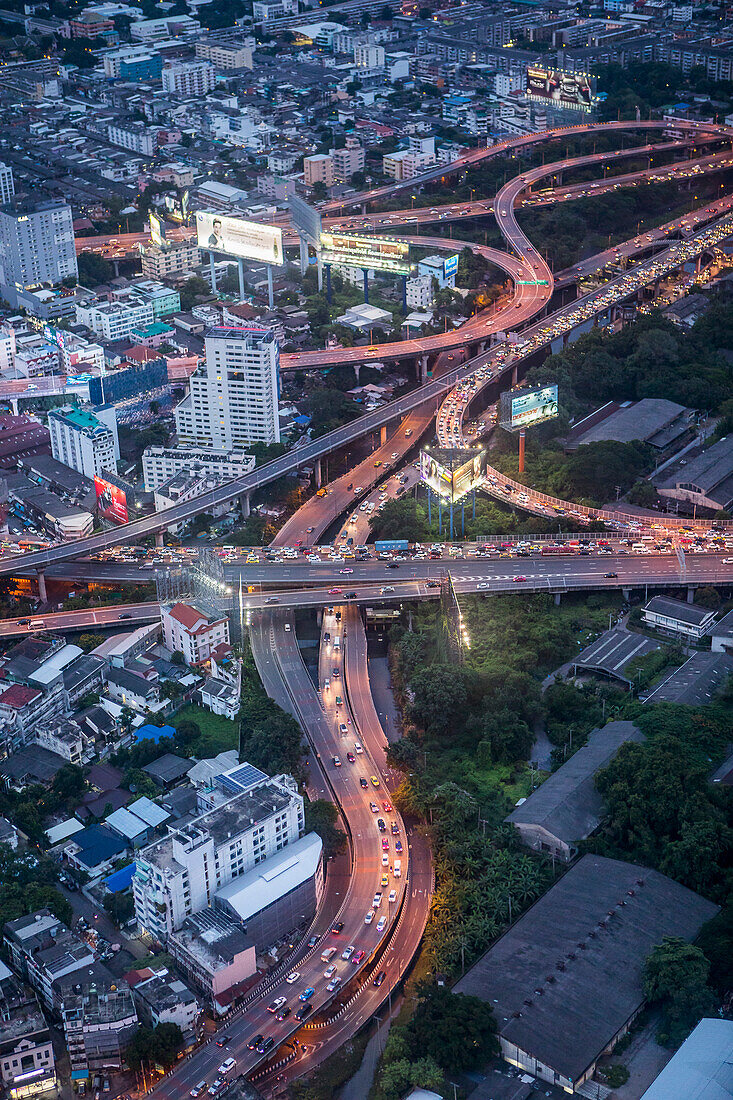 Kreuzung, Sirat Expy Schnellstraße bei Chalerm Maha Nakhon Expy Schnellstraße, Bangkok, Thailand