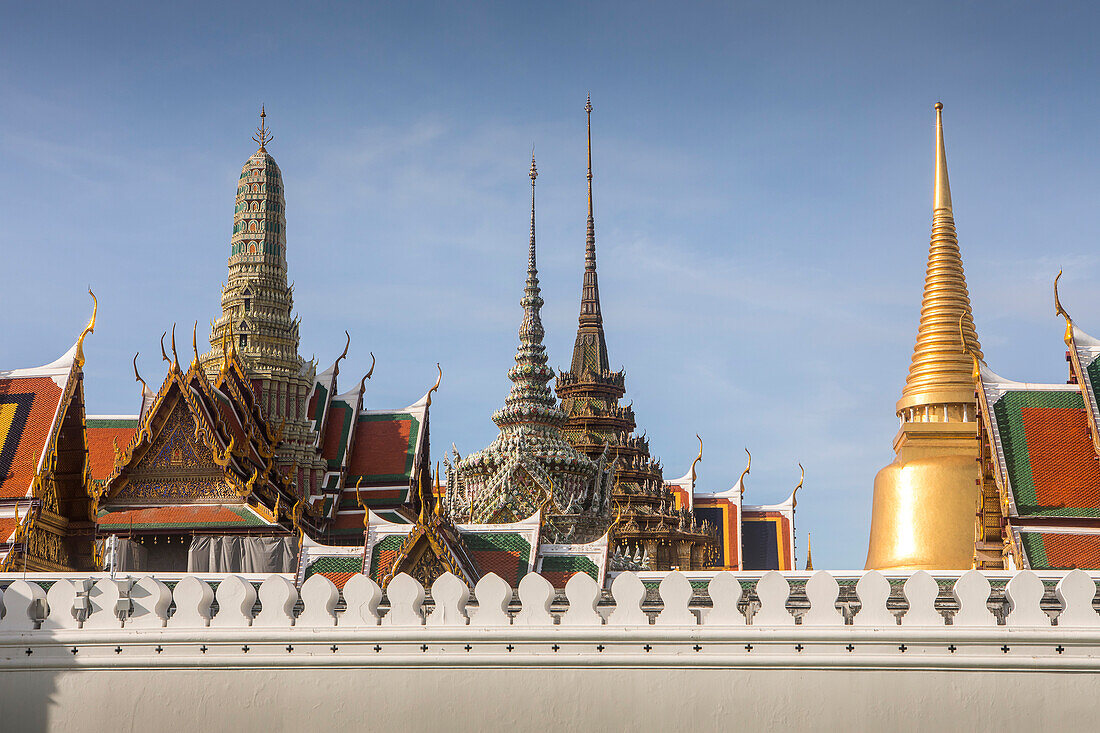 Detail des Smaragdbuddhas Wat Phra Kaeo, Großer Palast, Bangkok, Thailand