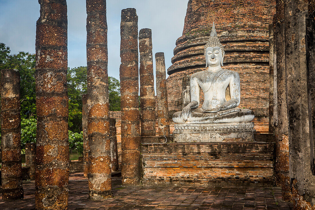 Wat Sa Si, im Historischen Park von Sukhothai, Sukhothai, Thailand