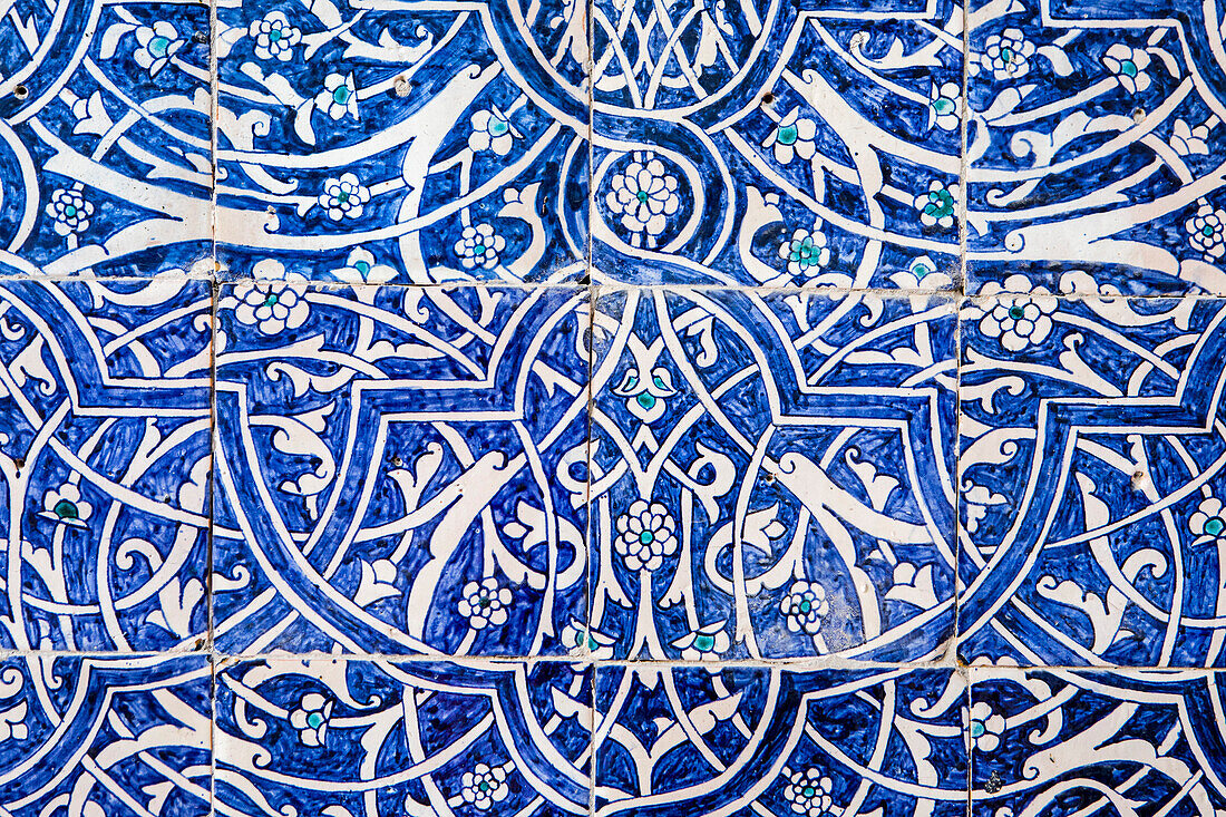 Detail, ornamentation in Tosh-Hovli Palace, Khiva, Uzbekistan