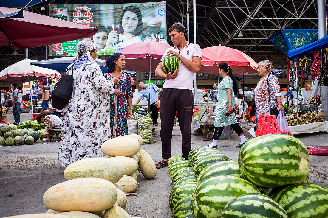 Geschäft für Melonen, Wassermelonen und Kürbisse, Siob-Basar, Samarkand, Usbekistan