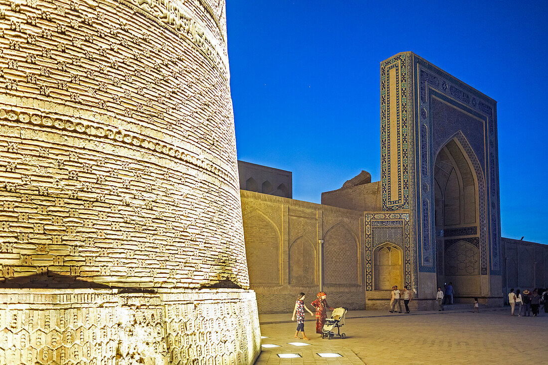 Kalon minaret and Kalon Mosque, Old Town, Bukhara, Uzbekistan
