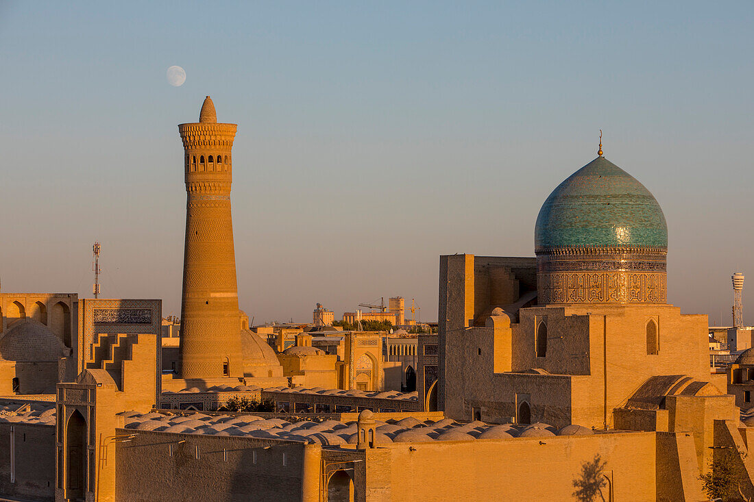 Skyline, Minarett und Moschee von Kalon, Buchara, Usbekistan
