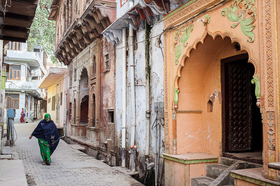 Alley, near Gotam Nagar street (main street), Historical Center, Vrindavan, Mathura, Uttar Pradesh, India