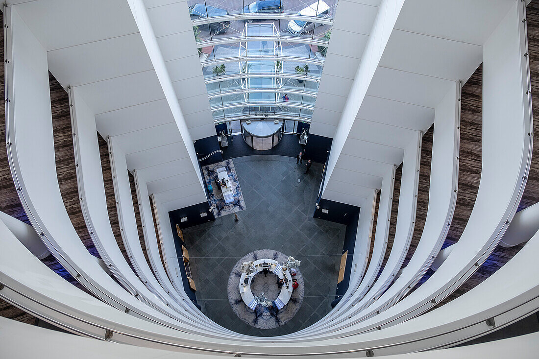 Foyer des Hotel Voco St. David's Cardiff, Cardiff, Wales