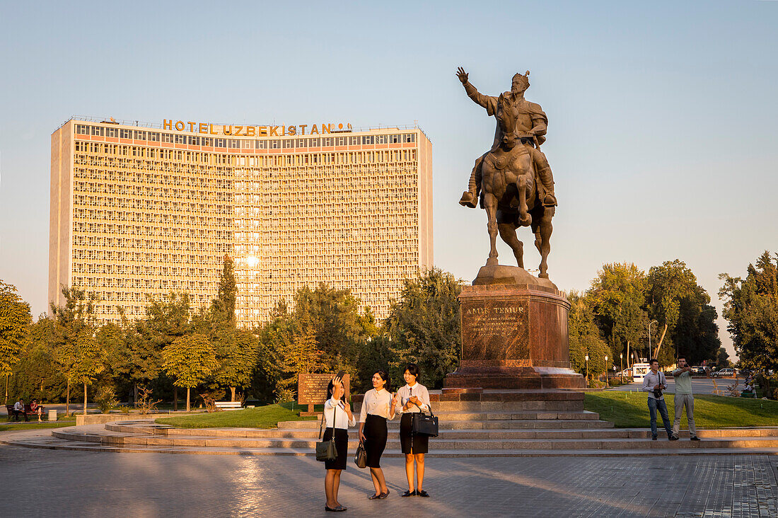Selfies. Amir Timur statue, in Amir Timur square, and Hotel Uzbekistan, Tashkent, Uzbekistan