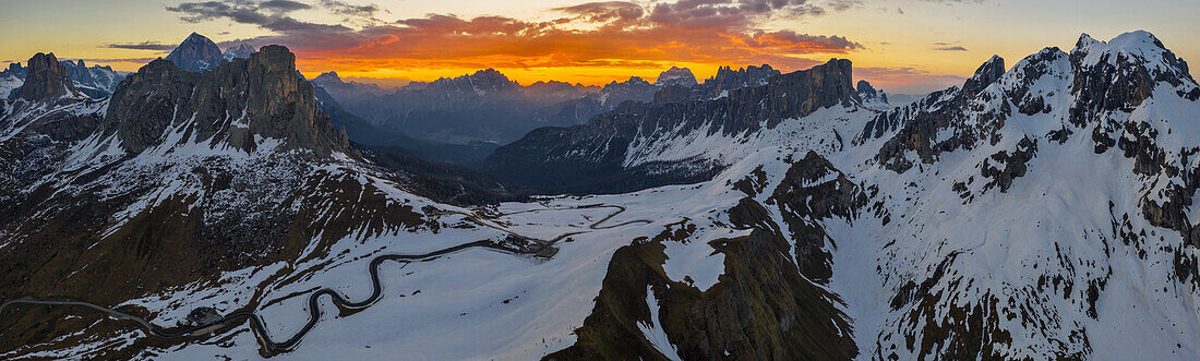 Aerial and panoramic view from Passo Giau at sunrise, Belluno, San Vito di Cadore, Ampezzo Dolomites, Veneto, Italy, Western Europe