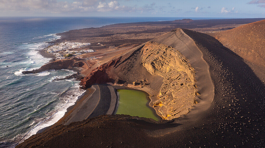 El Golfo beach, Lago verde, Green Lagoon, Charco de los Ciclos, El Golfo, Lanzarote, Canary Islands, Spain,