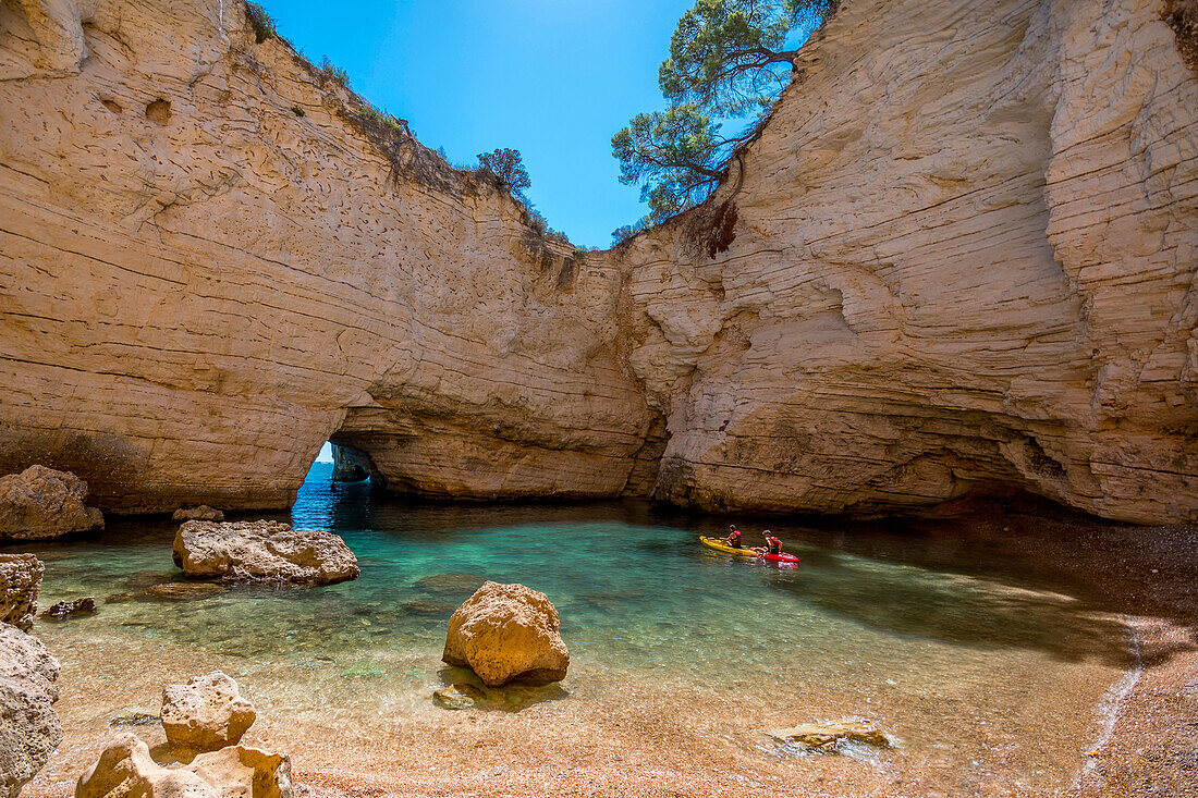 Grotta sfondata (zerbrochene Höhle), Vieste, Gargano, Apulien, Italien, Europa