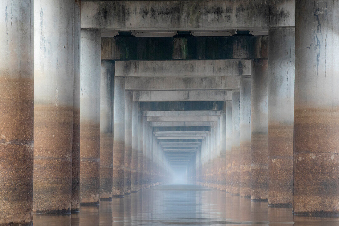 Die Brücke über das Atchafalaya-Becken zwischen Lafayette und Boton Rouge, Louisiana