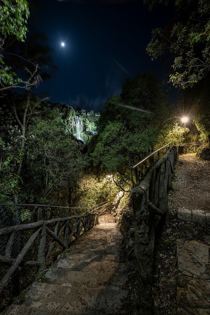 Europe, Italy, Umbria: Cascata delle Marmore from the path to upper overlock