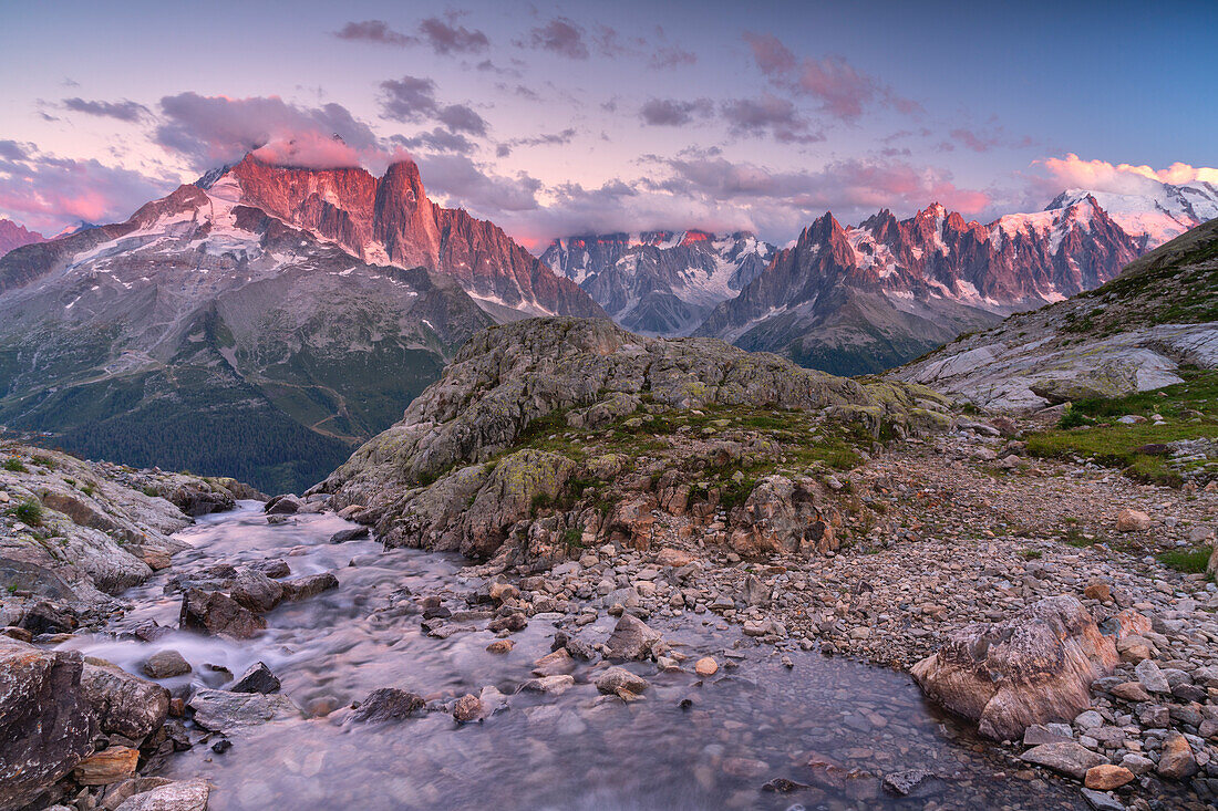 Sonnenuntergang mit Aussicht, Chamonix-Tal, Chamonix Mont Blanc, Haute-Savoie, Frankreich