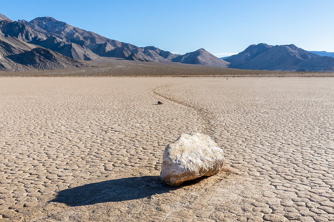 The mysteryous sailing stones of Racetrack Playa in DEath Valley National Park, California, USA