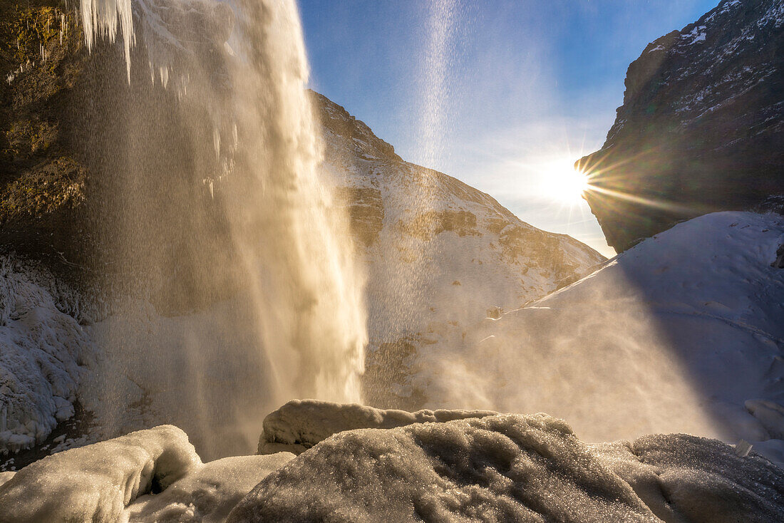 Europe, Iceland: Kvernufoss, the edge before the fall