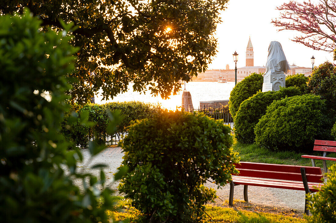 Giardini della Biennale (oder Napoleonici). Venedig, Venetien, Italien, Europa.