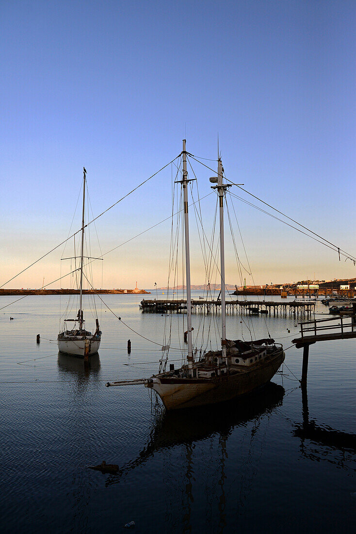 Segelboot in Santa Rosalia, Baja California Sur, Mexiko