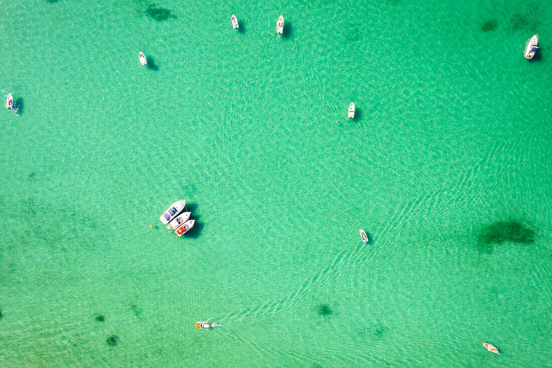 Iseo-See Luftaufnahme im Sommer, Provinz Brescia in der Lombardei, Italien, Europa.