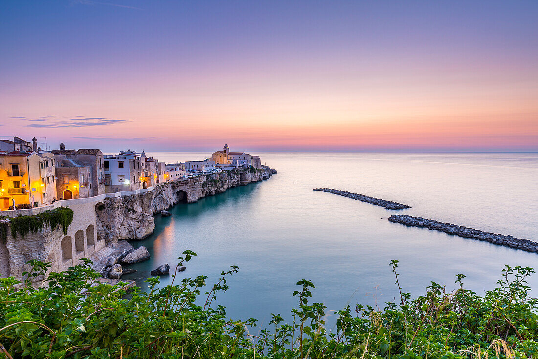 Punta di San Francesco (San Francesco Promenade) in Vieste, Gargano, Foggia district, Apulia, Italy