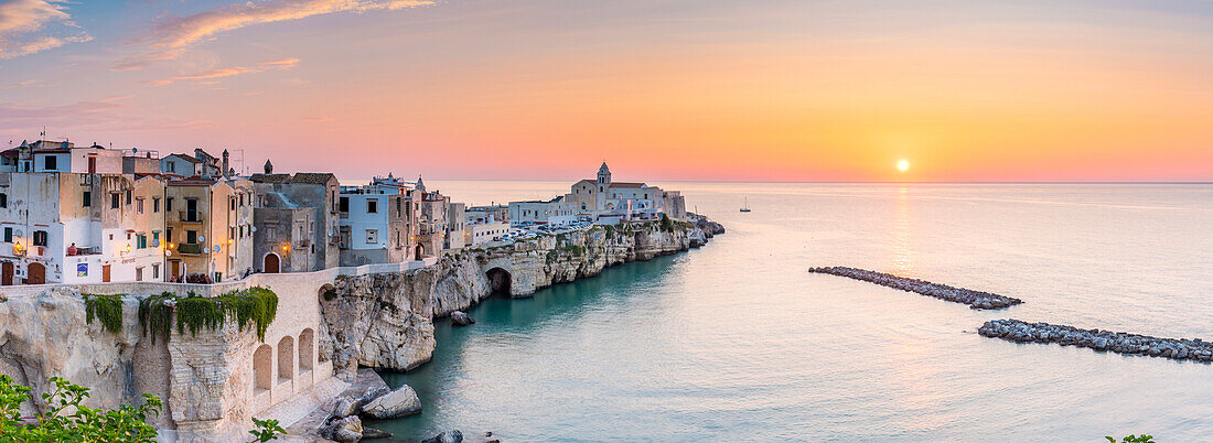 Punta di San Francesco (San Francesco Promenade) in Vieste, Gargano, Bezirk Foggia, Apulien, Italien