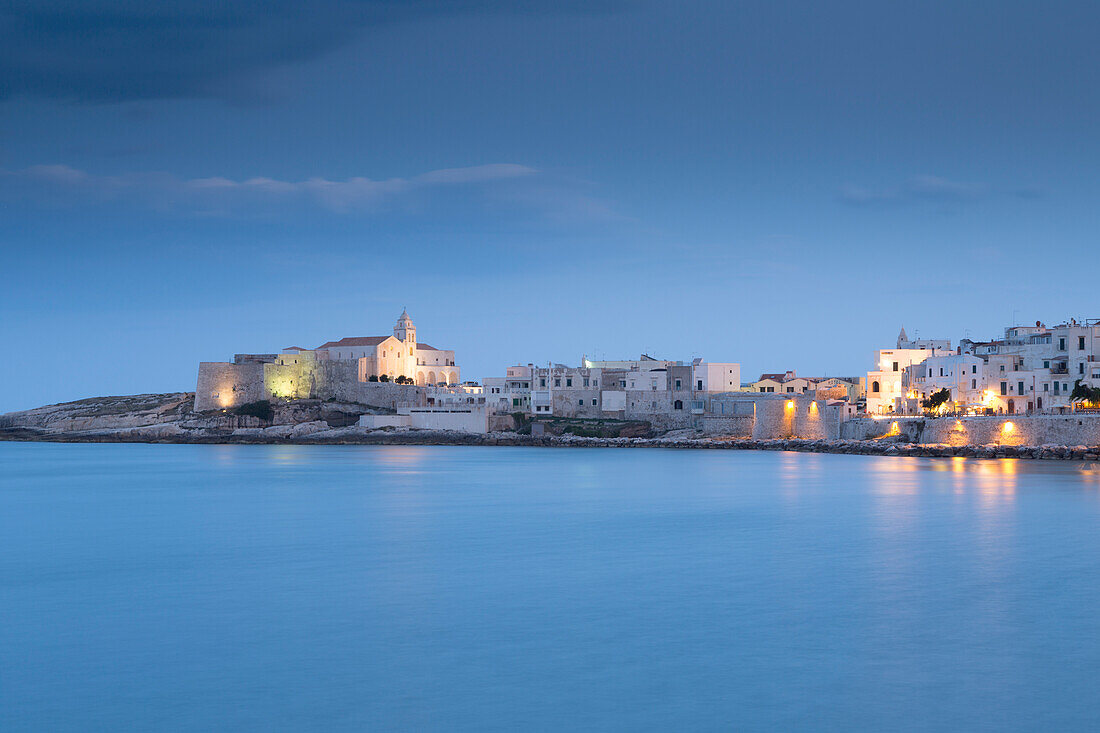 Punta di San Francesco (San Francesco Promenade) in Vieste, Gargano, Foggia district, Apulia, Italy