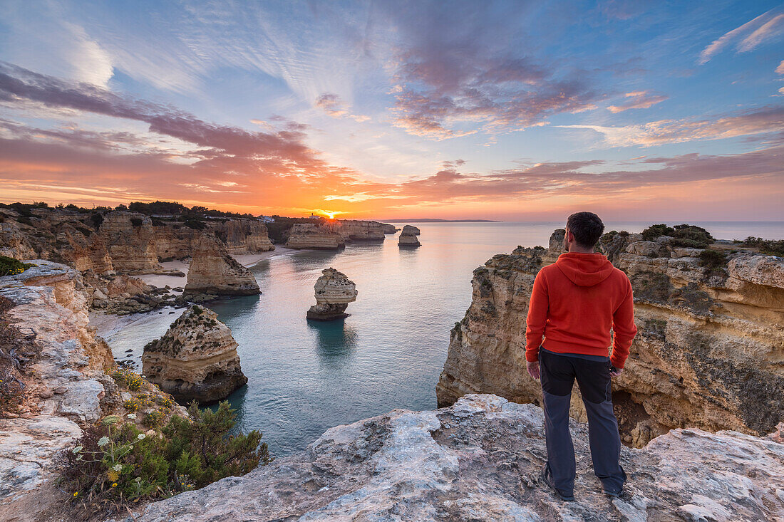 Praia da Marinha Strand in Caramujeira Lagoa, Faro, Algarve, Portugal