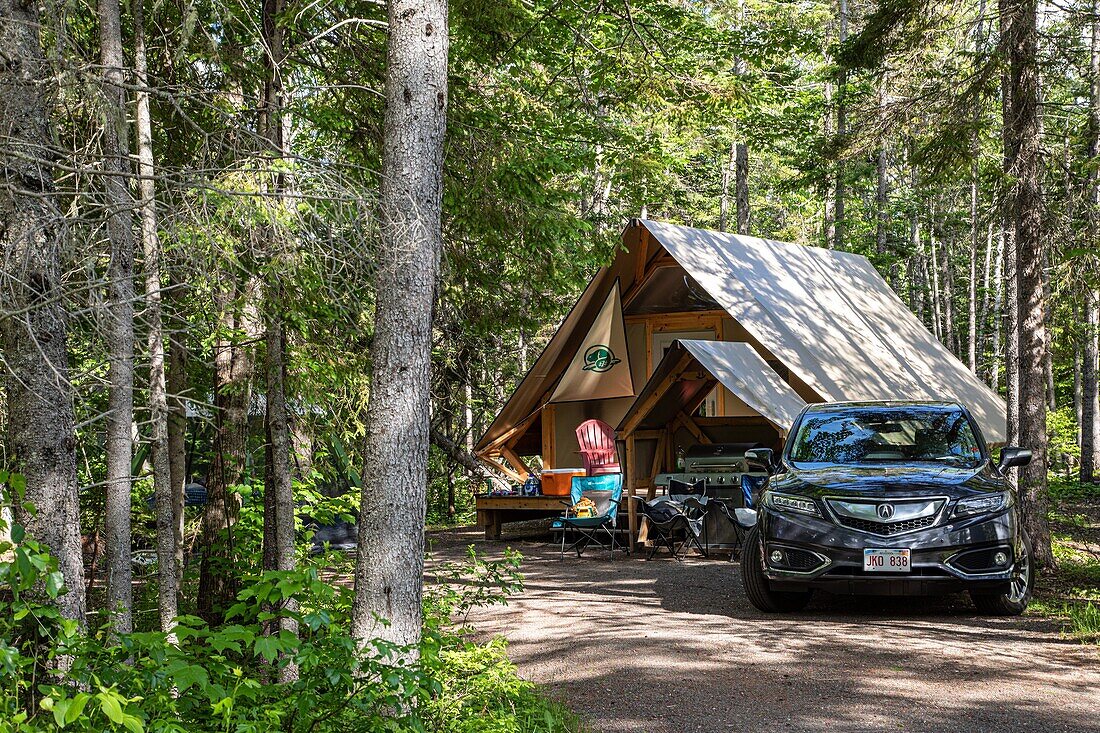 Hartwandzelt auf dem Campingplatz des Kouchibouguac Nationalparks, new brunswick, kanada, nordamerika