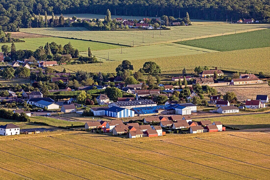 Einzelne Wohnsiedlung am Rande des Dorfes, Bemecourt, Eure, Normandie, Frankreich