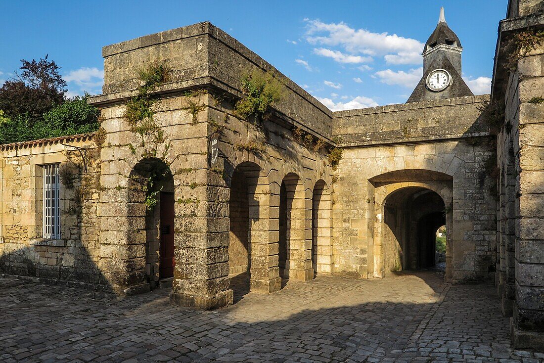 Eingang durch das Dauphine-Tor, Zitadelle von Blaye, von Vauban errichtete Festungsanlage, Gironde, Frankreich