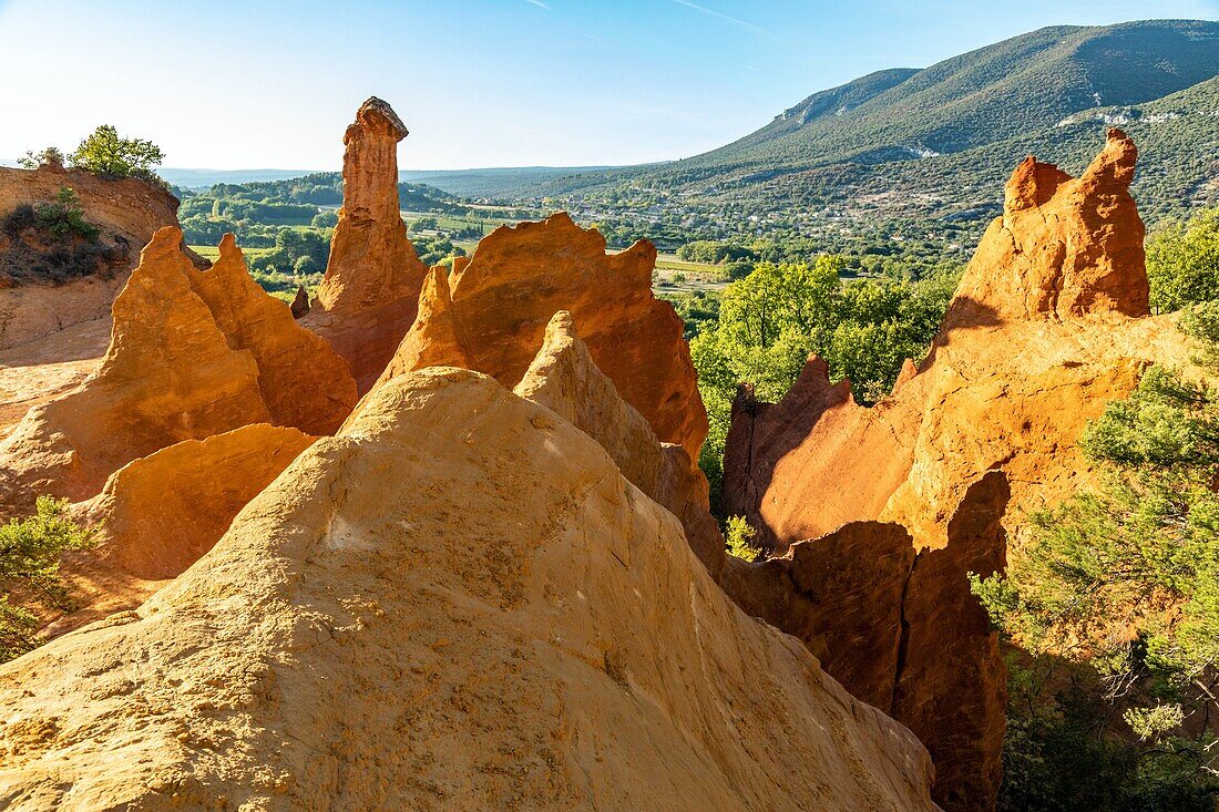 Fairy chimney, ochre quarries of the colorado provencal, regional nature park of the luberon, vaucluse, provence, france