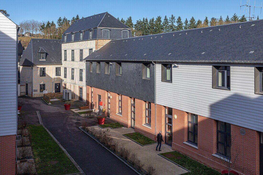 Modernes Wohnheim für Erwachsene mit geistigen Behinderungen, residence la charentonne, adapei27, association departementale d'amis et de parents, bernay, eure, normandie, frankreich