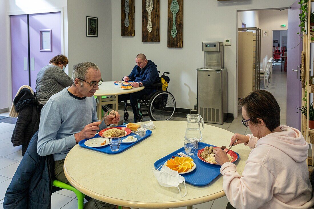 Meal at the refectory, care home for adults with mental disabilities, residence la charentonne, adapei27, association departementale d'amis et de parents, bernay, eure, normandy, france