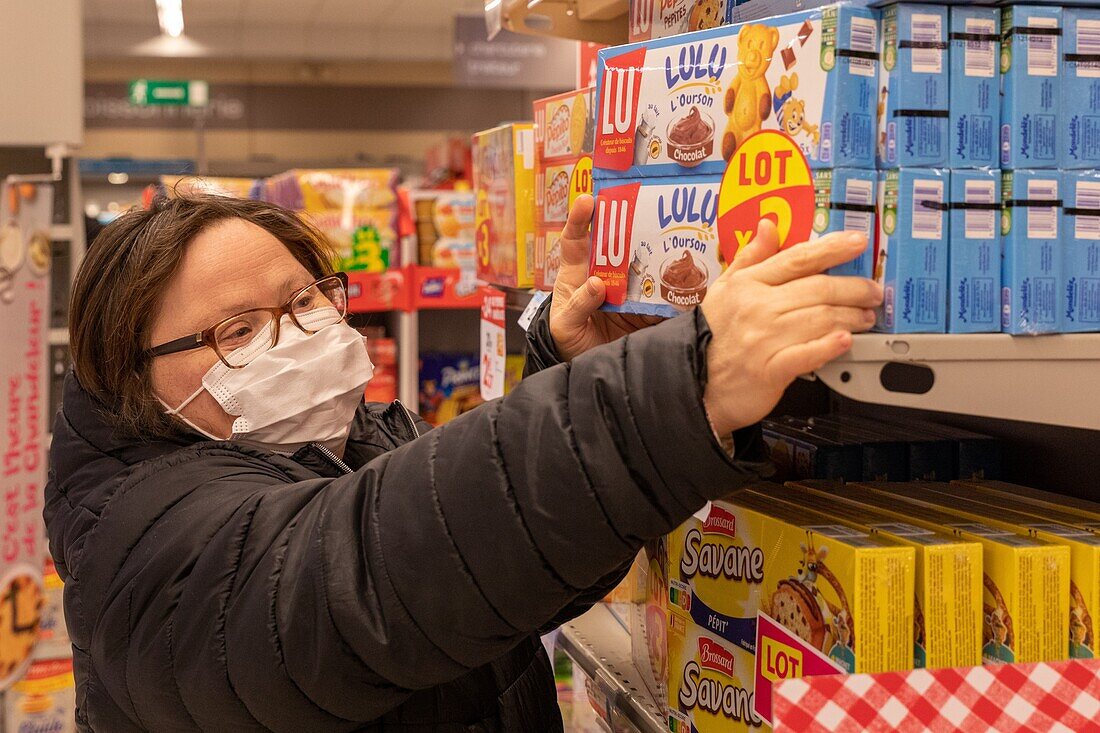 Shopping at the super market, slightly handicapped people working on their autonomy, care home for adults with mental disabilities, residence la charentonne, adapei27, association departementale d'amis et de parents, bernay, eure, normandy, france