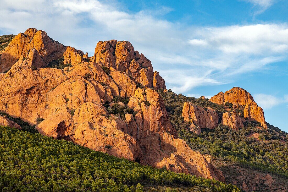 Die roten Felsen des L'esterel-Massivs, Saint-raphael, Var, Frankreich