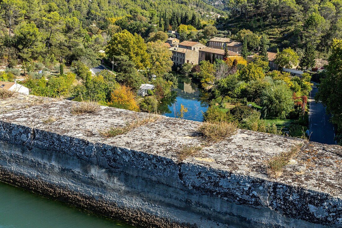 Carpentras canal above the sorgue, fontaine-de-vaucluse, france