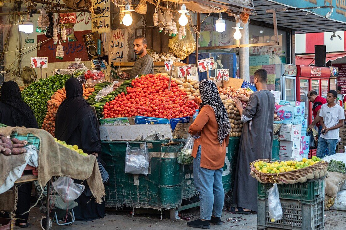 Obst- und Gemüsestand, El Dahar-Markt, beliebtes Viertel in der Altstadt, Hurghada, Ägypten, Afrika