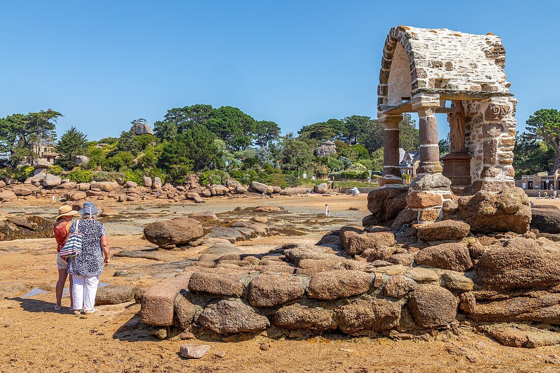 Kapelle von Saint-Guirec, Strand von Perros-Guirec, Côte de Granit Rose (rosa Granitküste), Cotes-d'Amor, Bretagne, Frankreich