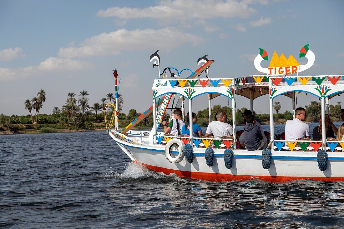 Taxiboot für die Überquerung des Nils, Luxor, Ägypten, Afrika