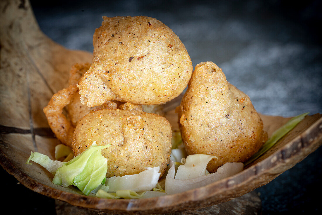 Sciatt-Buchweizenpfannkuchen, traditionelles Rezept aus der Valtellina, Provinz Sondrio, Lombardei, Italien