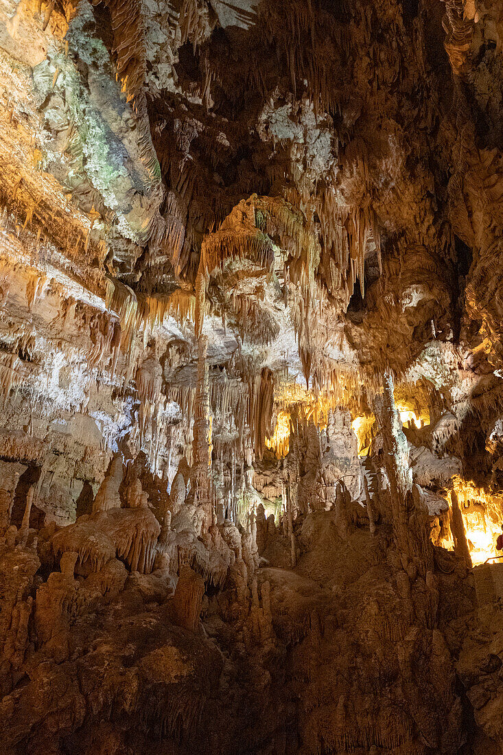 Stalagmites and stalactites, Castellana Caves (Grotte di Castellana), Bari province, Apulia, Italy