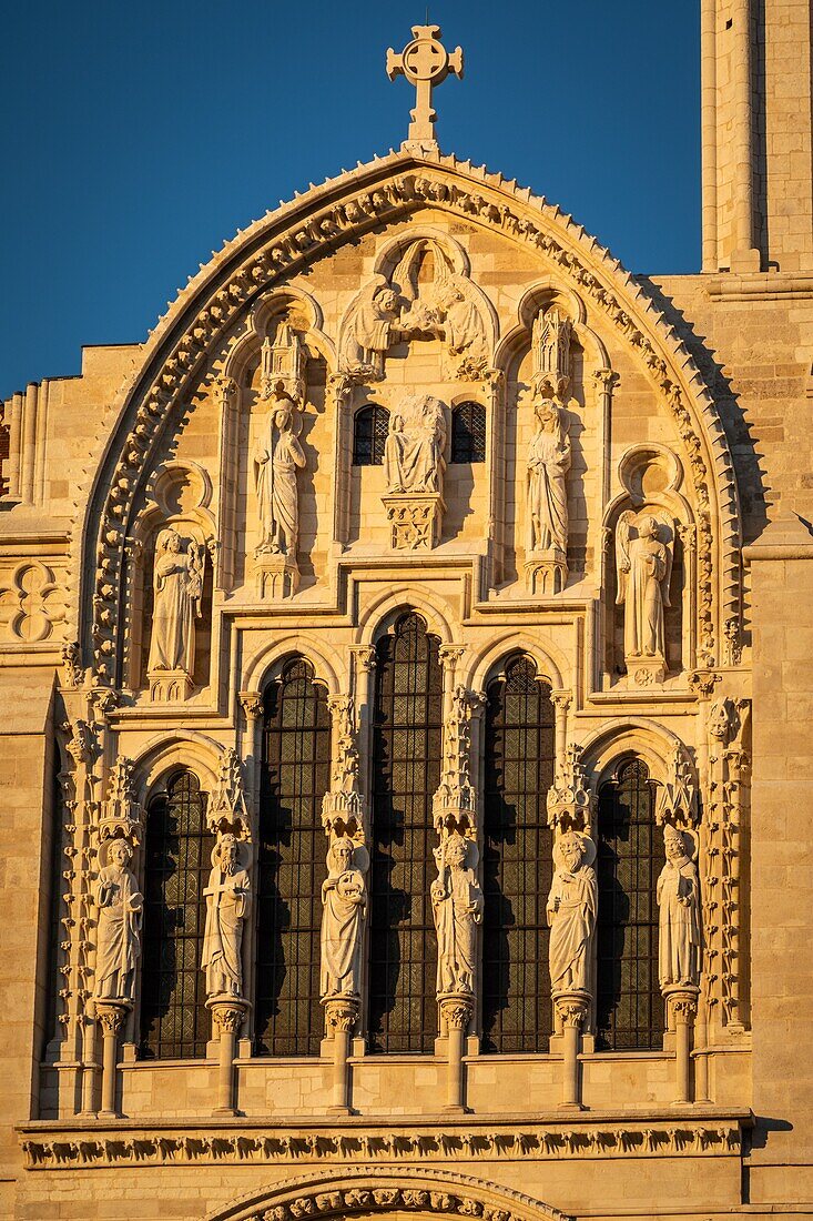 Saint mary magdalene basilica, vezelay, (89) yonne, bourgundy, france