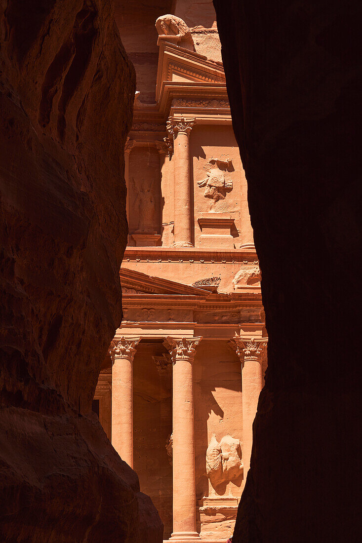 Schatzkammer aus dem Siq, Petra, Wadi Musa, Jordanien, Naher Osten