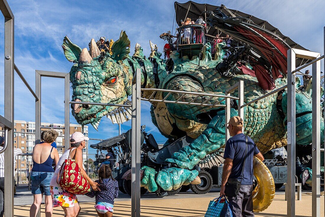 The dragon of calais, gaston berthe dyke and the beach of calais, calais, (62) pas-de-calais, france