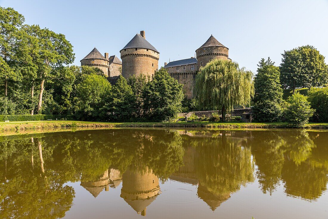 Fortified castle of lassay, lassay les chateaux, (53) mayenne, pays de la loire