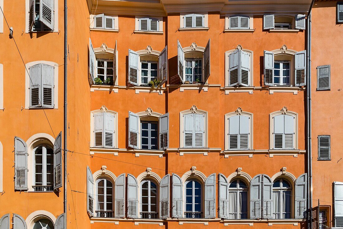 House facade, place aux aires, grasse