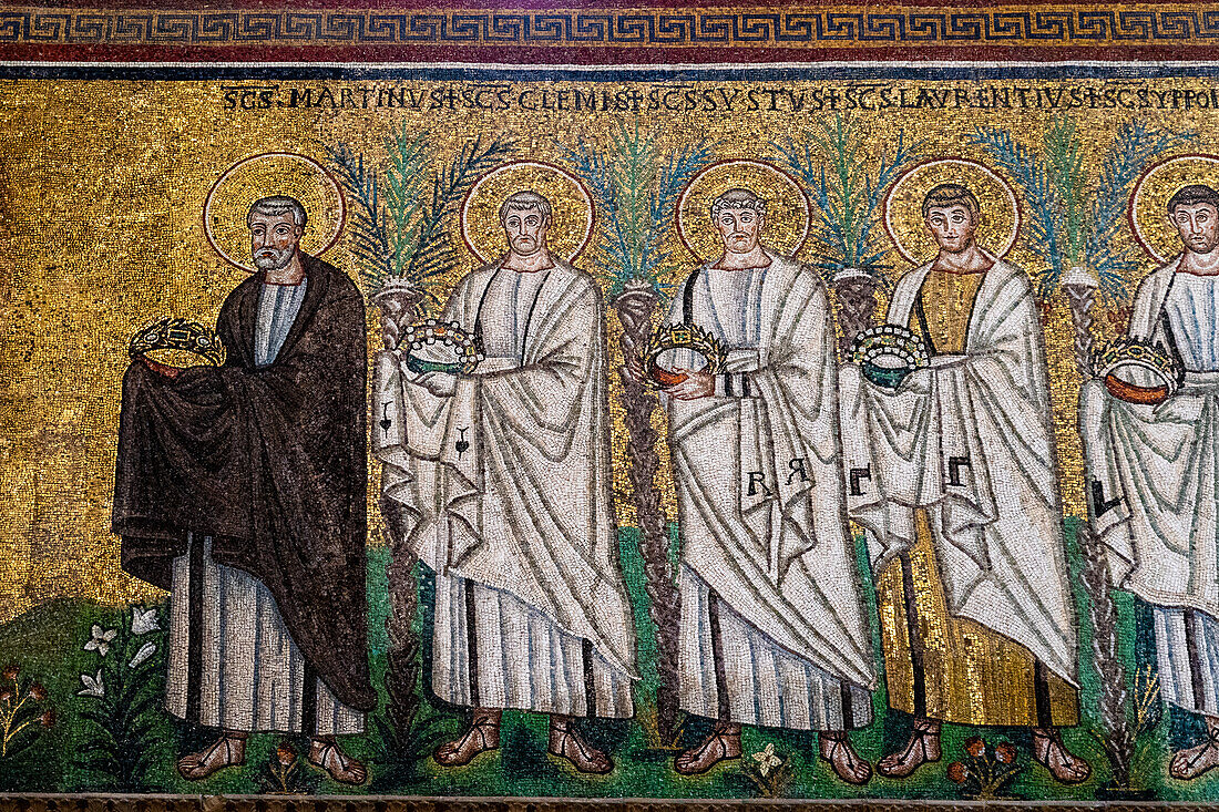 Mosaik mehrerer Heiliger, Basilika Sant'Apollinare Nuovo. Ravenna, Emilia Romagna, Italien, Europa.