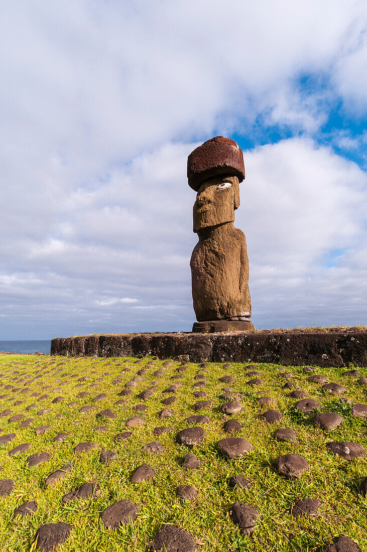 Ahu Ko Te Riku, Archäologischer Komplex von Tahat, Rapa Nui, Osterinsel, Chile.