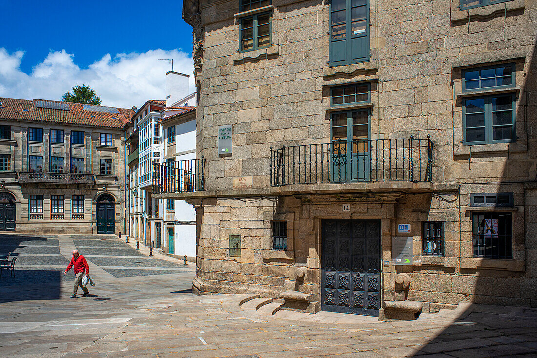 Praza de Salvador Parga Platz Rua das Casas reais Straße in der Altstadt, Santiago de Compostela, UNESCO-Weltkulturerbe, Galicien, Spanien.