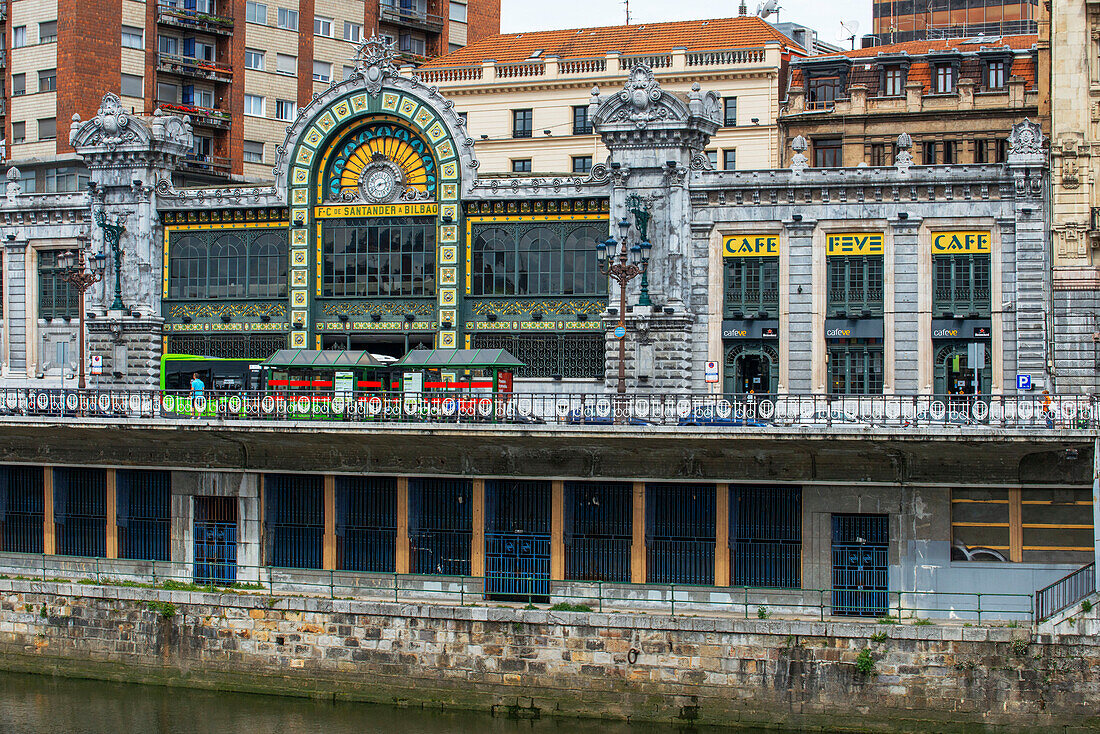 Colourful houses and apartments on the banks of the Nervion River. Old Town (Casco Viejo), Bilbao, Spain.