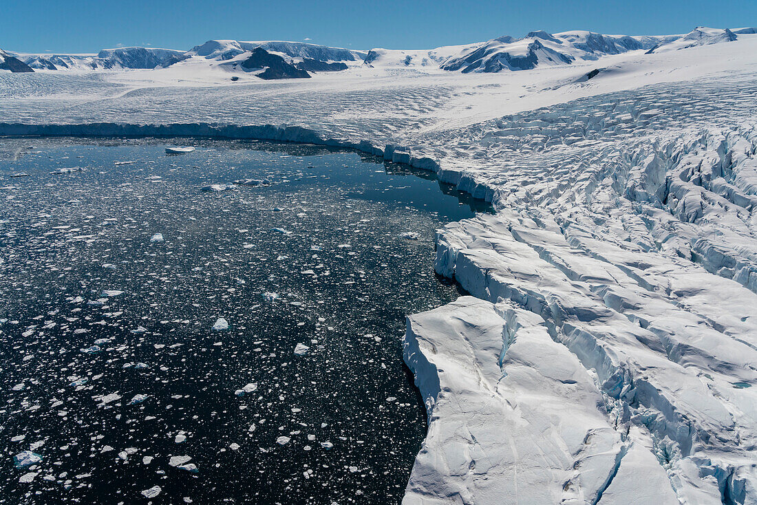 Luftaufnahme des Larsen Inlet-Gletschers, Weddellmeer, Antarktis.