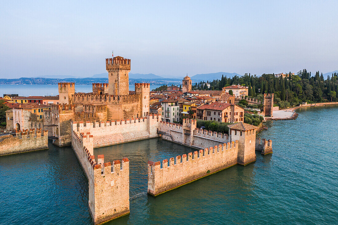 Schloss Sirmione, Sirmione, Gardasee, Provinz Brescia, Lombardei, Italien